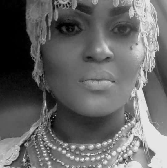 Meet your Posher, Christinia - Picture 1 of 1